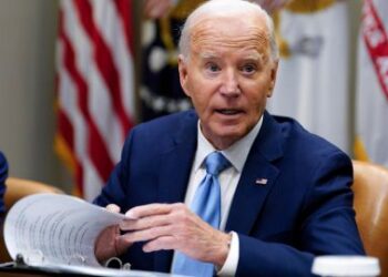 Biden se reúne con familiares de estadounidenses secuestrados por Hamás