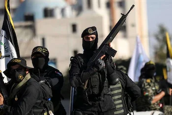 Estados Unidos sancionó a 26 personas, entidades y buques relacionados a una empresa siria vinculada a Irán y a los hutíes