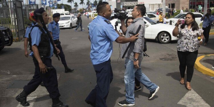ONG registra 74 violaciones de la libertad de expresión y prensa en Cuba durante el mes de octubre