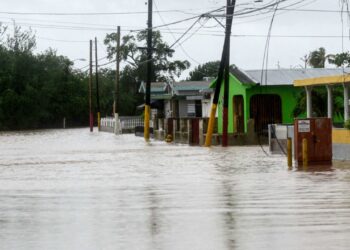 Honduras en “emergencia nacional” por lluvias que está causando la tormenta tropical Sara