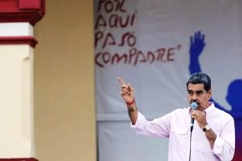 Nicolás Maduro acusa a María Corina Machado de reclutar «paramilitares y terroristas»
