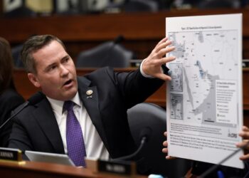 Mike Waltz, próximo asesor de Trump: «Hay que ampliar las sanciones para minimizar los recursos de Maduro»