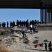 Migrantes con cita de asilo en la frontera de México temen ser expulsados por Trump