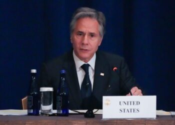 Blinken pide presión internacional sobre Maduro para lograr un «retorno pacífico» a la democracia en Venezuela