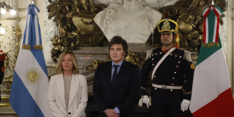 Meloni se reúnió con Milei en Argentina y reconoció a Edmundo González como presidente electo