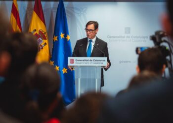 Ex ministro de Sanidad de España niega vinculación con Delcy Rodríguez