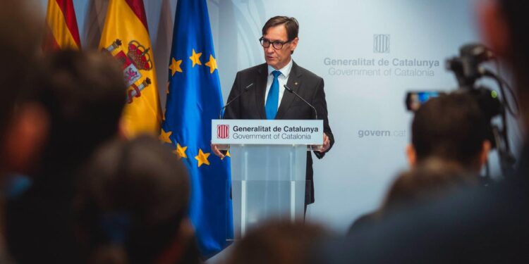 Ex ministro de Sanidad de España niega vinculación con Delcy Rodríguez