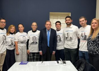 Edmundo González se reunió con familiares de presos políticos y reitera su compromiso con su liberación