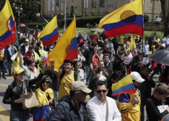 Colombianos marchan en contra el Gobierno en al menos 20 ciudades: “fuera Petro”
