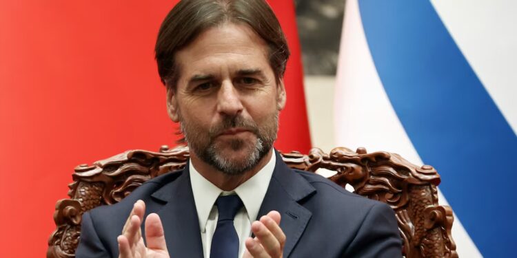 Lacalle Pou reconoció  victoria de Yamandú Orsi y se puso a disposición para comenzar la transición en Uruguay