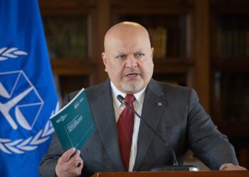 Víctimas del régimen presionan al fiscal Karim Khan para que arresten de Maduro