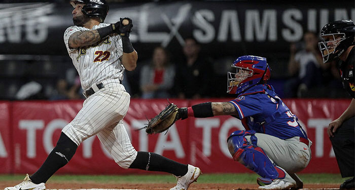 Leones despertó para derrotar a los Tigres en extrainning