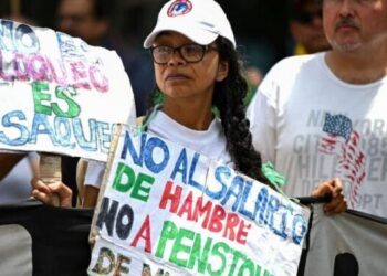 Un docente venezolano necesita 29.76 salarios para cubrir la canasta básica familiar, según Cendas-FVM