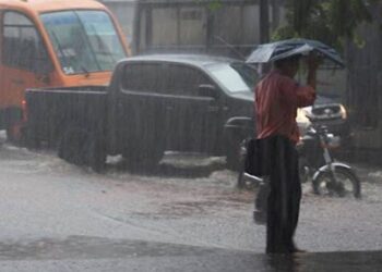 Pronostican lluvias y nubosidad para este lunes por el paso de la onda tropical Nro. 51