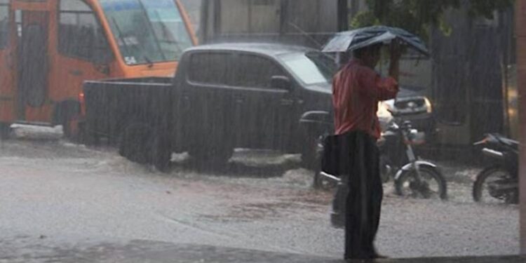 Pronostican lluvias y nubosidad para este lunes por el paso de la onda tropical Nro. 51