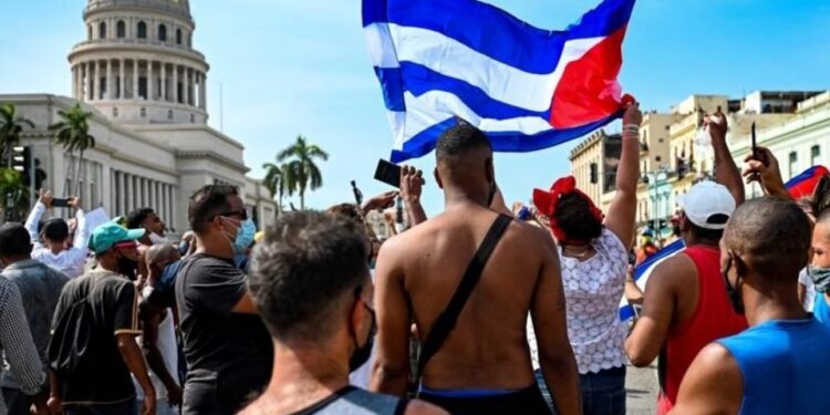 Crisis en Cuba: Se registraron casi mil protestas por falta de derechos básicos durante octubre