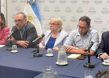 Senadores argentinos reciben actas que demuestran el triunfo de Edmundo González el pasado 28Jul