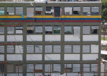 Familiares de presos políticos recluidos en Yare III denuncian traslado a otros penales