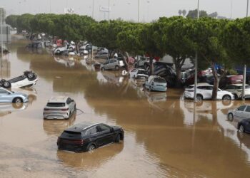 Ascienden a 217 las muertes por temporal en Valencia, España