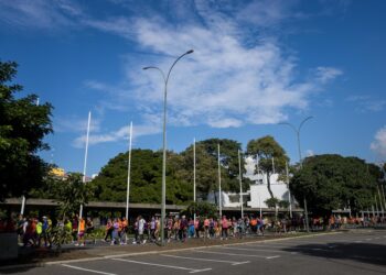 Más de 600 venezolanos asistieron a caminata convocada por la UE contra la violencia a la mujer