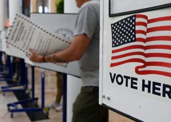 EEUU: Arrestan en Nueva York a un hombre que amenazó con quemar centro de votación