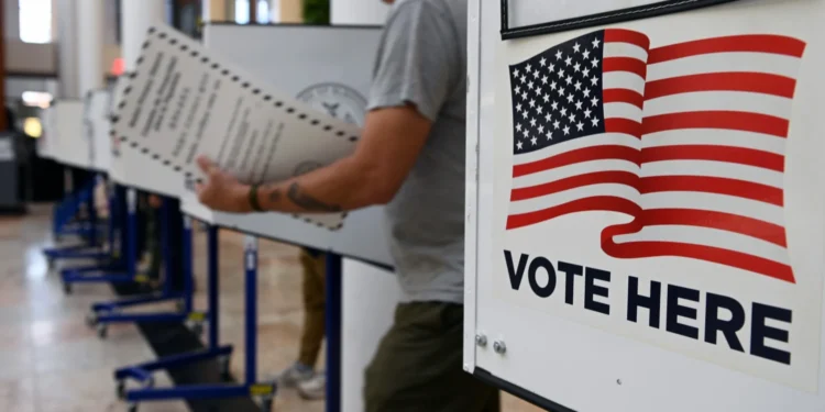 EEUU: Arrestan en Nueva York a un hombre que amenazó con quemar centro de votación