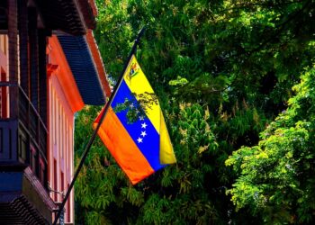 Régimen de Maduro solicita retirar última funcionaria uruguaya de su embajada