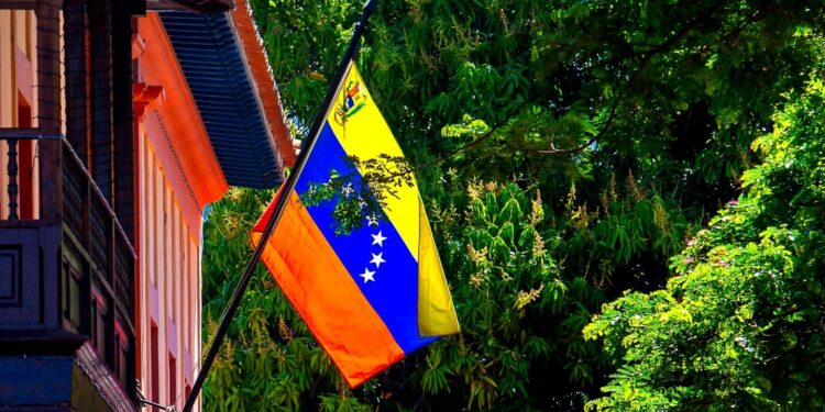 Régimen de Maduro solicita retirar última funcionaria uruguaya de su embajada