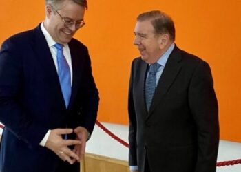 Edmundo González se reunió en Berlín con el ministro de Estado alemán (Detalles)