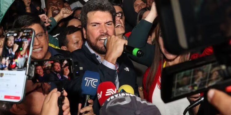 Tribunal electoral de Ecuador inhabilita a un candidato a la presidencia Jan Topic