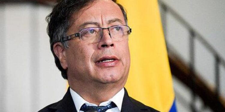 Comisión del Congreso abre una investigación a Petro por supuesta financiación irregular