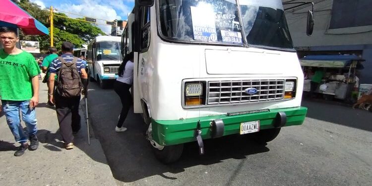 Advierten que posible aumento del pasaje en Caracas afectaría mayormente a jubilados y pensionados