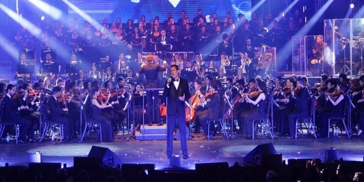 Joseph Amado hizo vibrar al ritmo de la salsa el Monumental con “Lavoe Sinfónico”