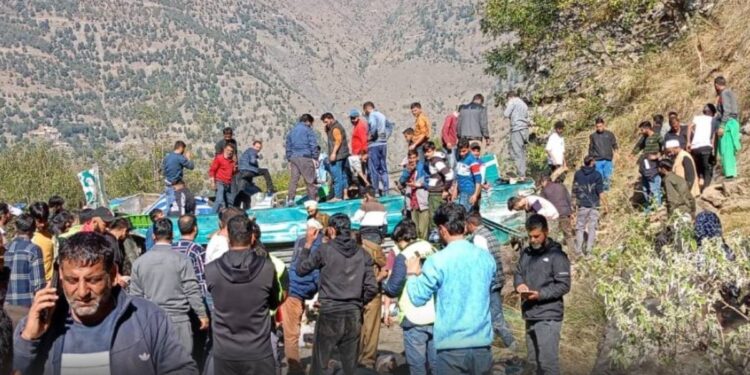 Al menos 36 muertos en un accidente de autobús en India