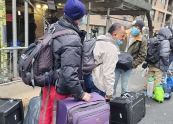 Nueva York reduce a 60.000 la población de inmigrantes en los albergues