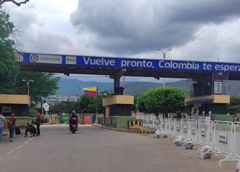 En octubre al menos tres mil migrantes por día salieron de Venezuela por la frontera con Colombia