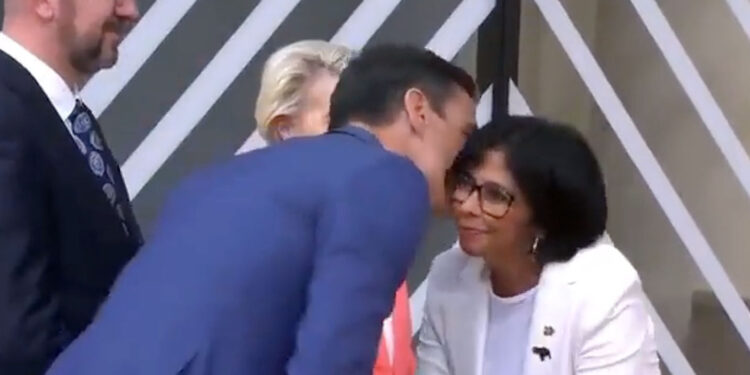 Aldama revela que Sánchez iba a cenar con Delcy Rodríguez durante su visita a España