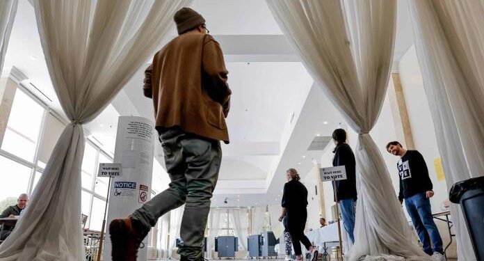 EEUU: Denuncian amenazas contra centros de votación en mayor condado del estado clave de Georgia