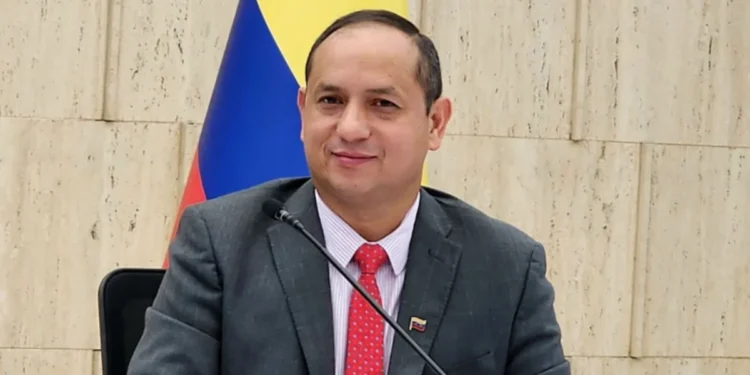 Designan a Ramón Velásquez Araguayán como director encargado del aeropuerto de Maiquetía