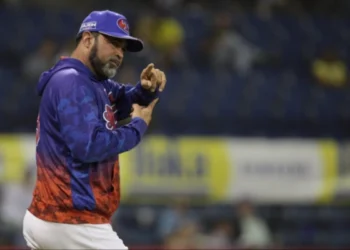 Discusión entre Oswaldo Guillén y José Alguacil vació las bancas en el Universitario 