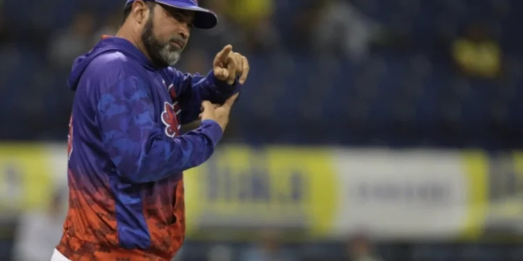 Discusión entre Oswaldo Guillén y José Alguacil vació las bancas en el Universitario 