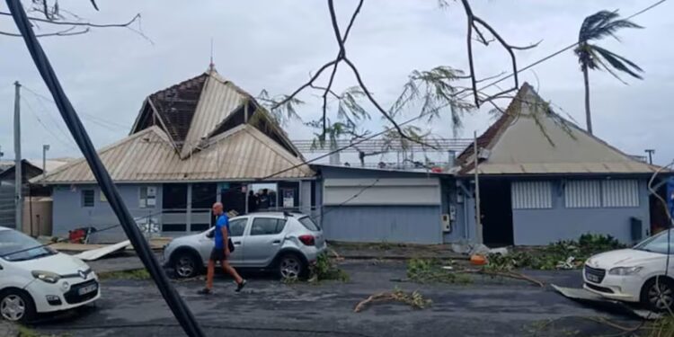 Gobierno de Francia estima en miles de muertos por ciclón en las islas Mayotte
