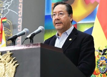 Arce insta a los bolivianos a ejercer su derecho al voto en comicios judiciales parciales
