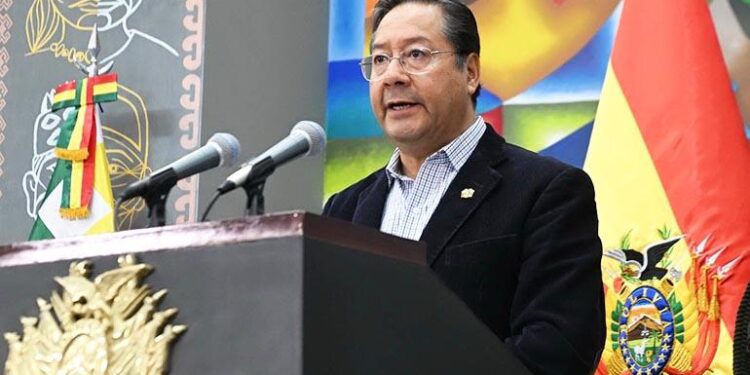 Arce insta a los bolivianos a ejercer su derecho al voto en comicios judiciales parciales
