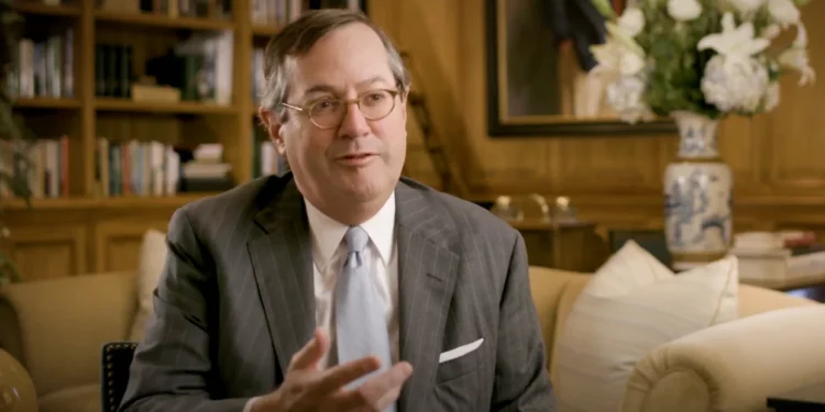 Trump nomina al banquero Warren Stephens como embajador en el Reino Unido