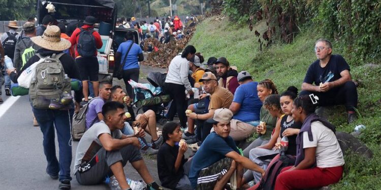 Una caravana migrante sale del sur de México pese a las declaraciones de Trump y Sheinbaum