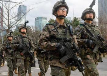 Corea del Sur puso a sus tropas en alerta ante potenciales amenazas militares norcoreanas en medio de la crisis política