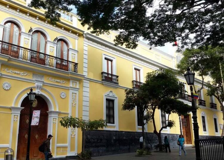 Régimen de Maduro rechaza que EEUU mantenga a Cuba en lista de países que patrocinan el terrorismo