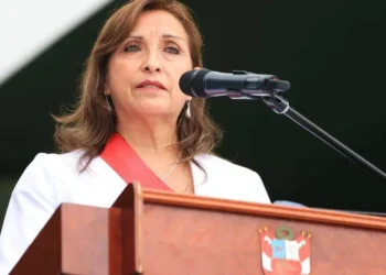 Fiscalía de Perú cita a la presidenta Dina Boluarte