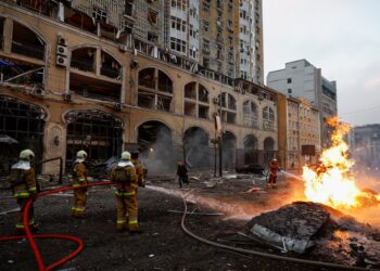 Embajadas de Argentina y Portugal en Kiev sufrieron daños por otra ola de ataques rusos